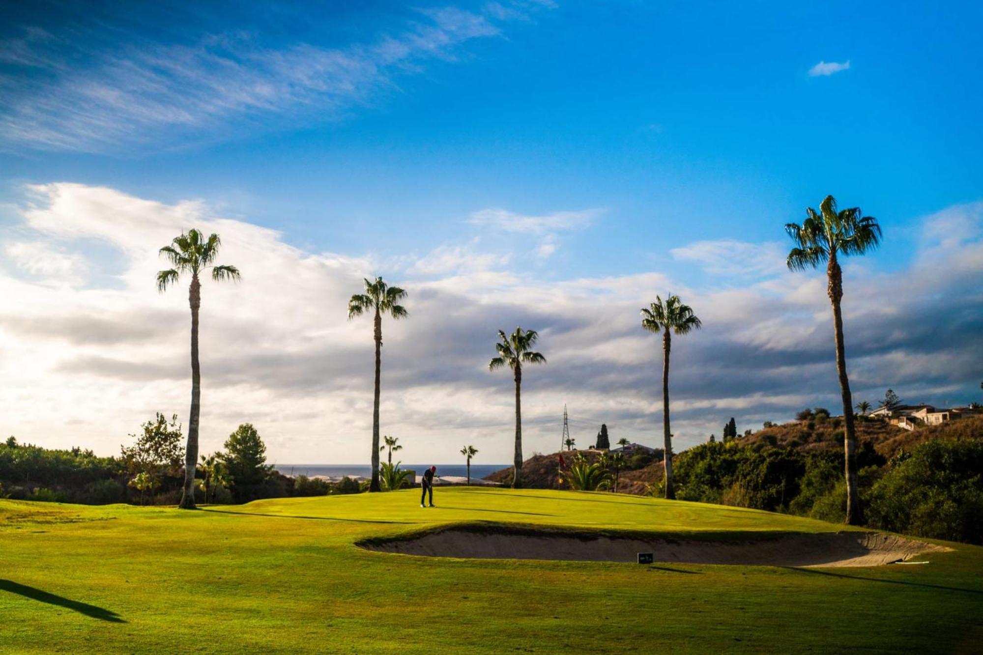 Golf En Baviera Con Vistas Al Mar Apartment Caleta De Velez Bagian luar foto